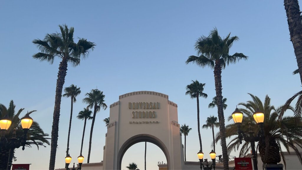 Entrance arch to Universal Studios Hollywood