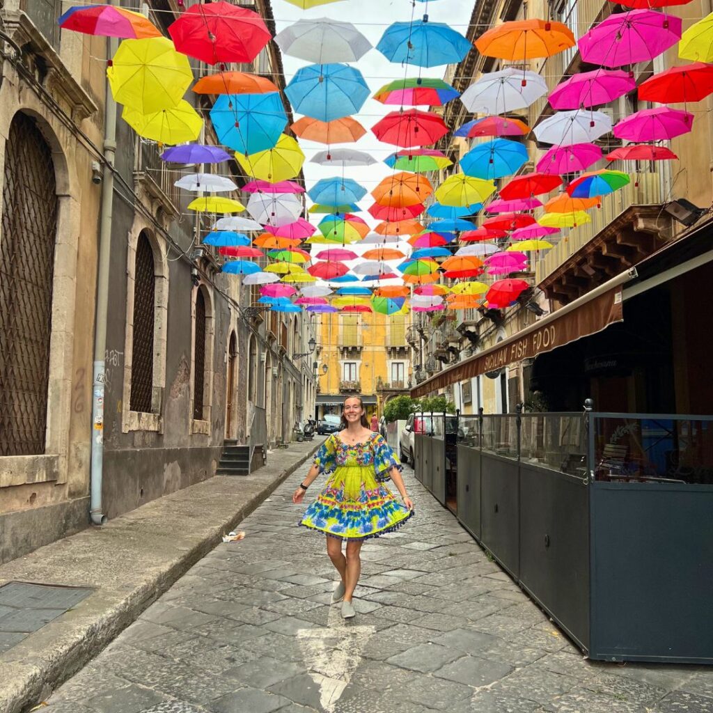 Le strade degli ombrelli in Catania