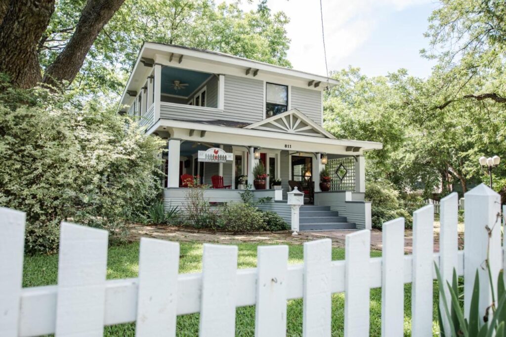 Red Gate Inn - McKinney Hotels